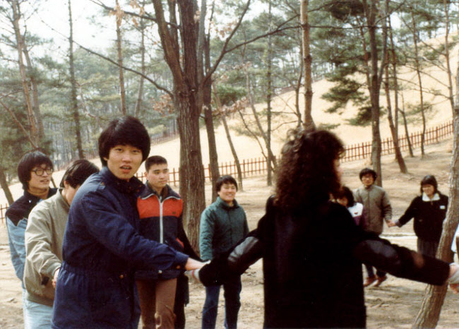 1984년헌인릉야외예배이영주집사님.jpg