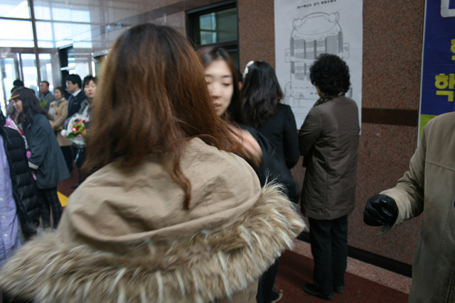 IMG_2953.jpg : 2012. 02. 16 나래, 선미 졸업식