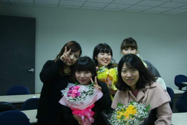 IMG_3205.jpg : 2012. 02. 16 나래, 선미 졸업식